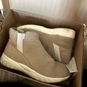 Reebok Chelsea Sneakers